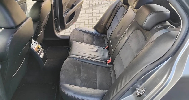 Skoda Superb cena 29900 przebieg: 208000, rok produkcji 2011 z Płock małe 704
